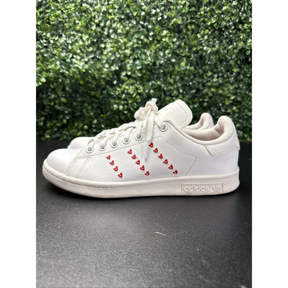 Adidas Stan Smith Shoes Women's Size 6 Heart Valentine's Day